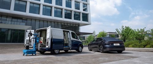 蔚來秦力洪 2025年建成4000座換電站，年底部署500kW超充樁，構筑全場景能源服務矩陣